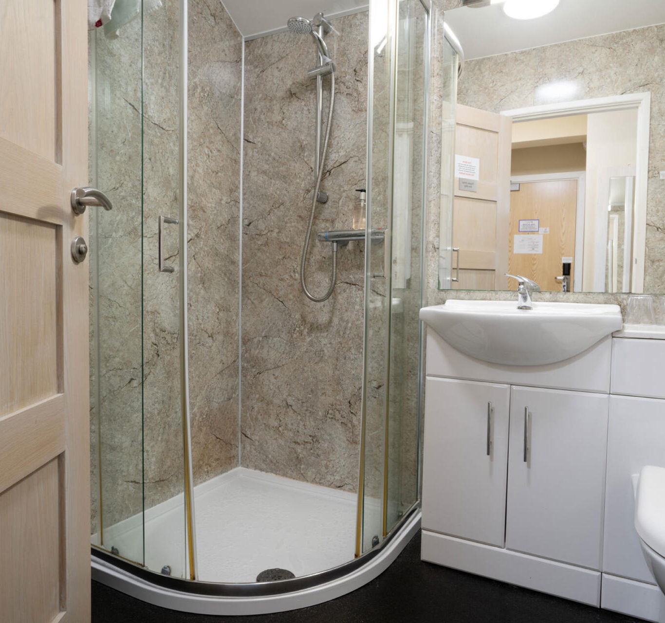 Standard-Twin-Step-in-Shower