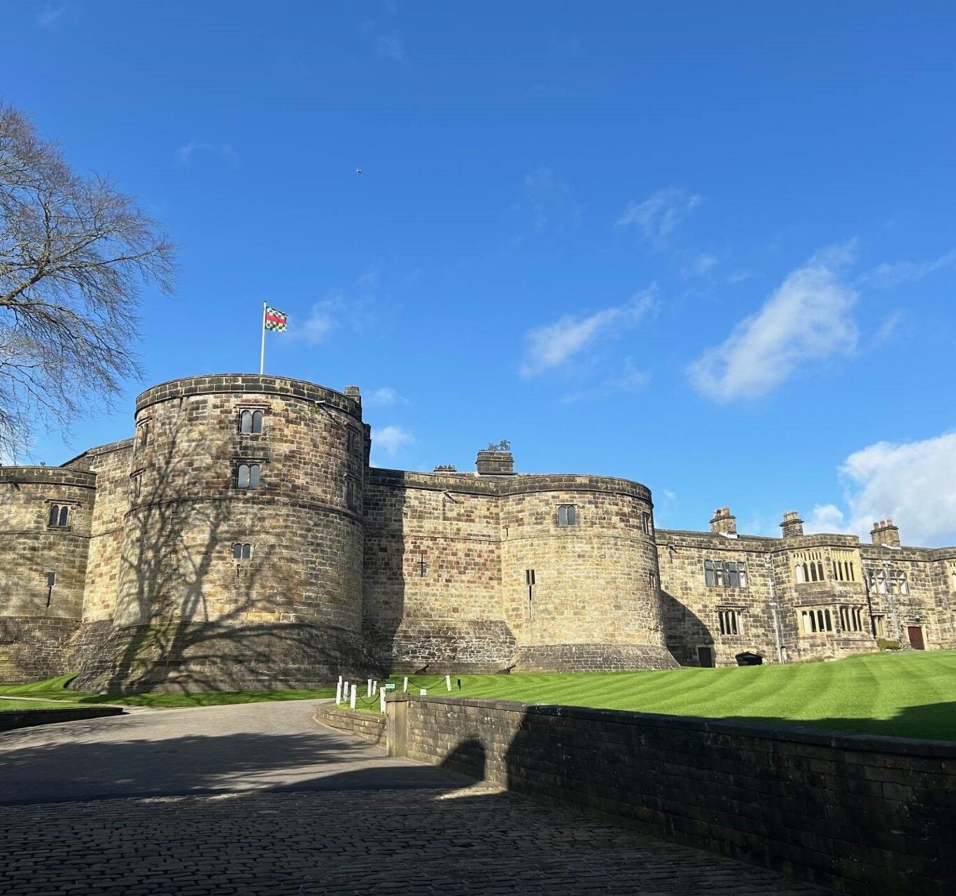 Skipton Castle 1920 x 1280