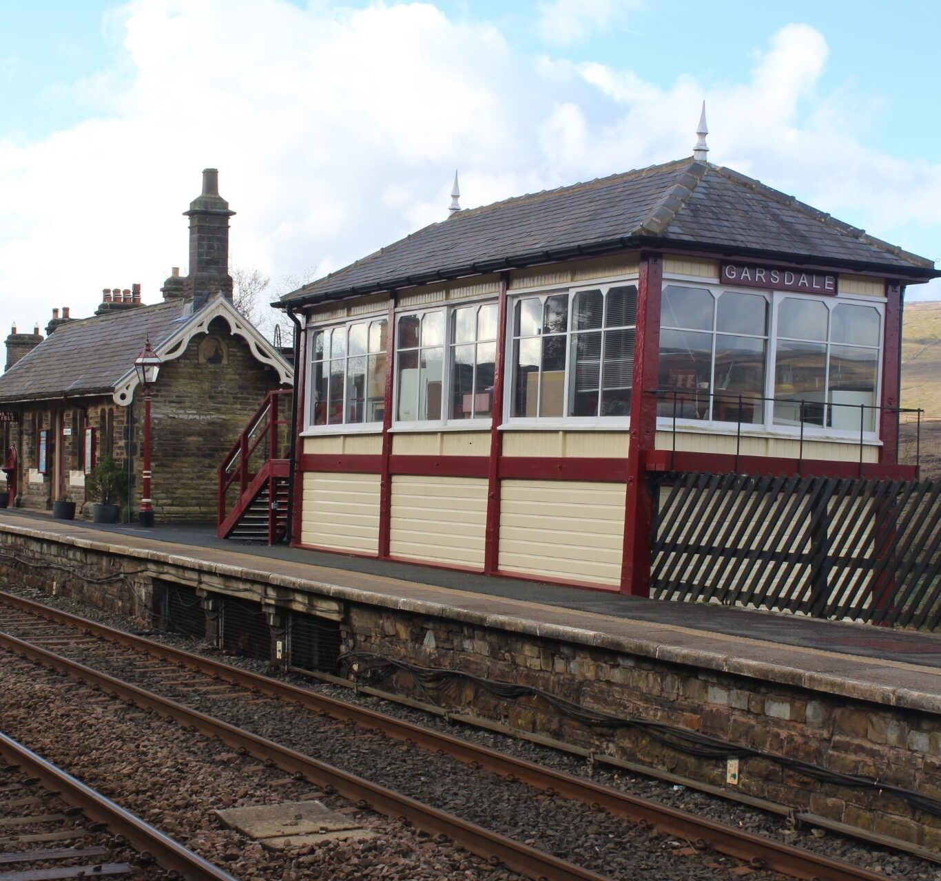 Station 1920 x 1280